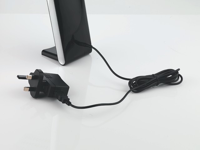 USB-Netzteil mit USB-Kabel